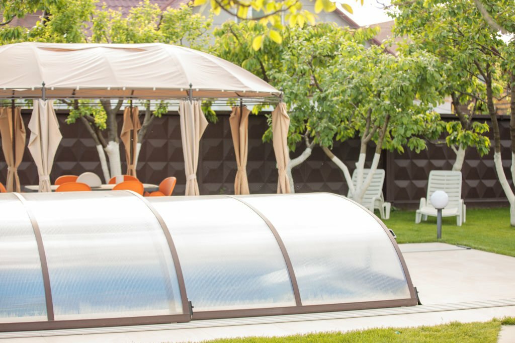 Ultimate Guide to Retractable Pool Covers